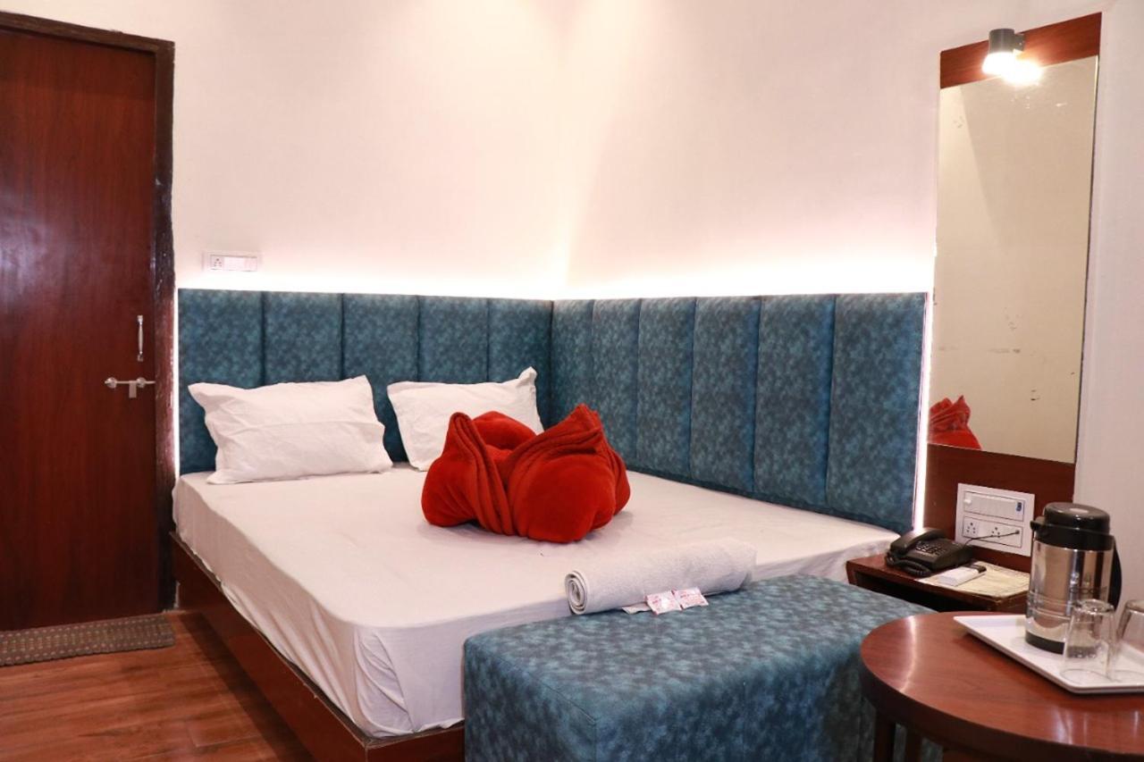 Amrit Hotel New Delhi Exterior photo
