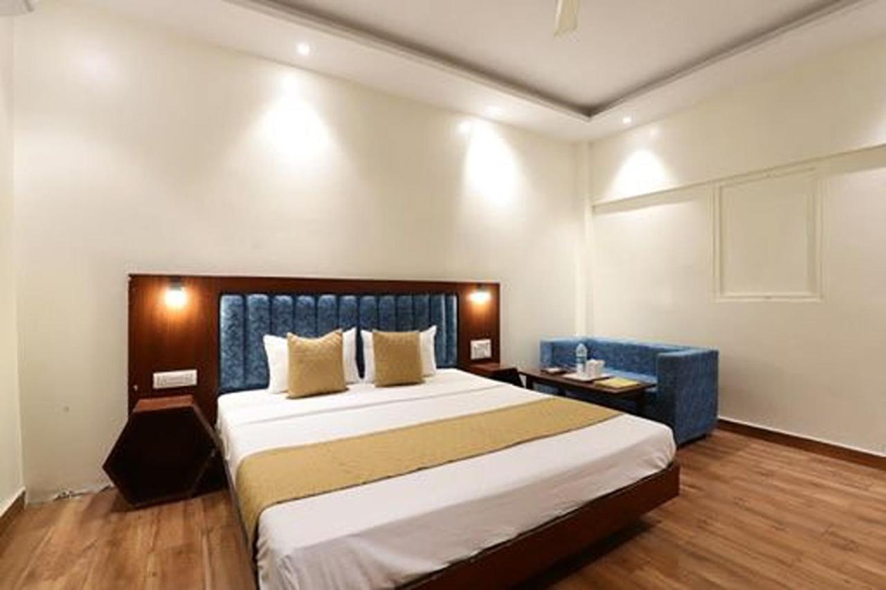 Amrit Hotel New Delhi Exterior photo